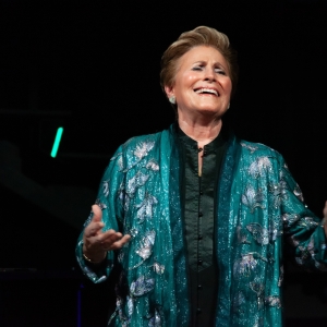 Review: Lorna Dallas Picture Perfect In SNAPSHOTS at Chelsea Table + Stage Photo