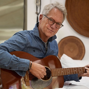 America Co-Founder Gerry Buckley Releases Soulful Single 'Red and Blue' Photo