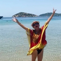 VIDEO: Goldie Hawn Dances to MAMMA MIA in Greece! Video