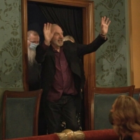 VIDEO: Neil Diamond Attends First Preview of A BEAUTIFUL NOISE in Boston Video