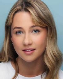 Lucy Freyer Headshot
