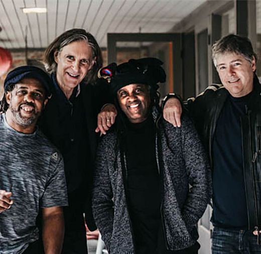 Béla Fleck and the Flecktones – Jingle All the Way in Long Island