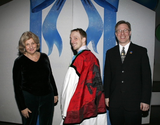 Photo Coverage: WHITE CHRISTMAS Gypsy Robe Ceremony  Image