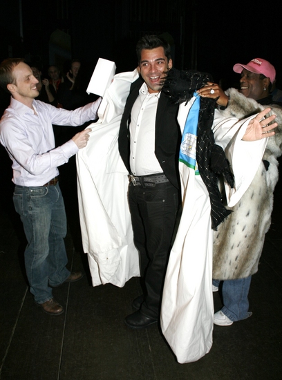 Photo Coverage: WHITE CHRISTMAS Gypsy Robe Ceremony  Image