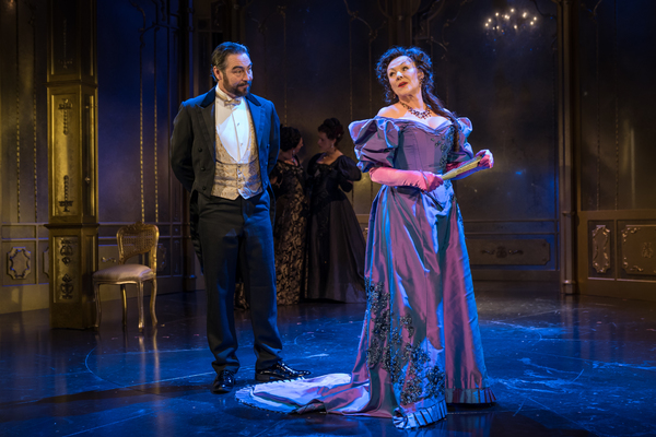 Nathaniel Parker as Lord Chiltern, Frances Barber as Mrs Cheveley Photo