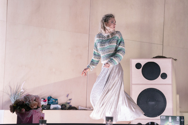 Vanessa Kirby Photo