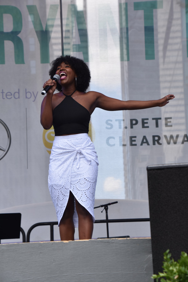 Photo Coverage: Ryann Redmond, Arielle Jacobs, and More Perform at Broadway in Bryant Park  Image