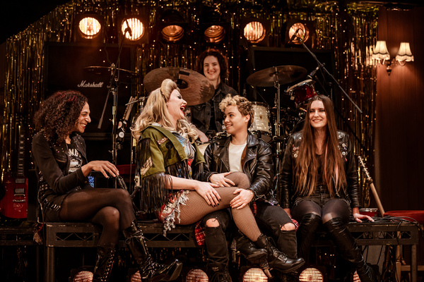 HEDWIG AND THE ANGRY INCH
Rehearsal Photos
Leeds Playhouse
8th March 2022

CAST & CRE Photo