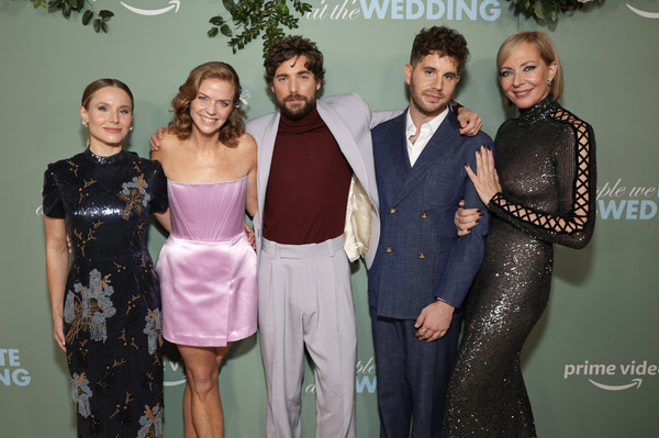 Kristen Bell, Director Claire Scanion, Dustin Milligan, Ben Platt and Allison Janney Photo