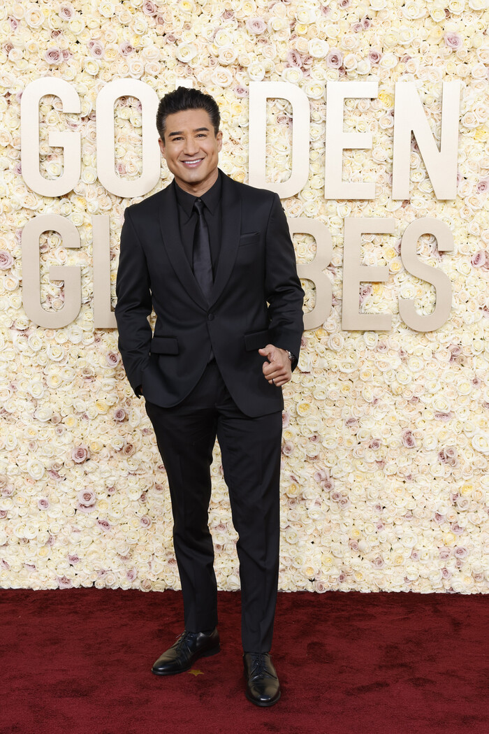 Photos: Inside the Golden Globes With Emma Stone, Taylor Swift & More  Image