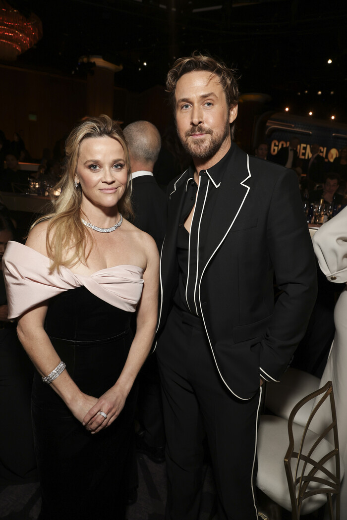 Photos: Inside the Golden Globes With Emma Stone, Taylor Swift & More  Image